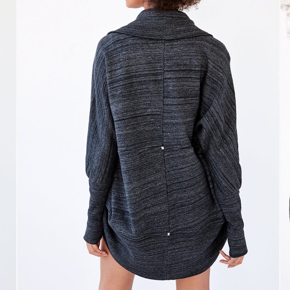 Aritzia Heather Black Diderot Sweater - Picture 7 of 10